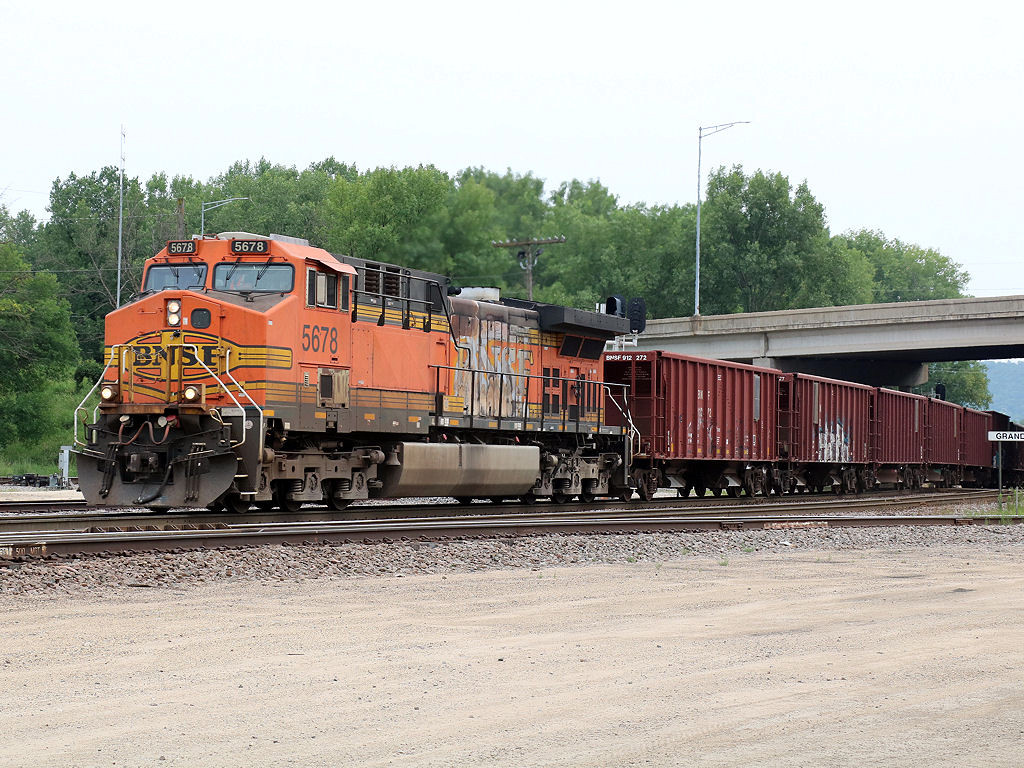 BNSF 5678